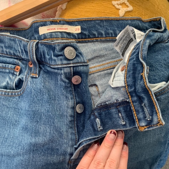 Levi’s Wedgie Straight Jeans - Picture 5 of 6